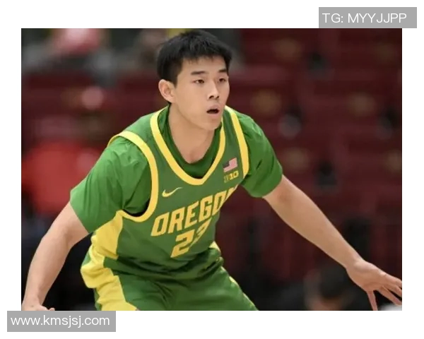 林葳精彩突破分球，助攻队友命中底角三分